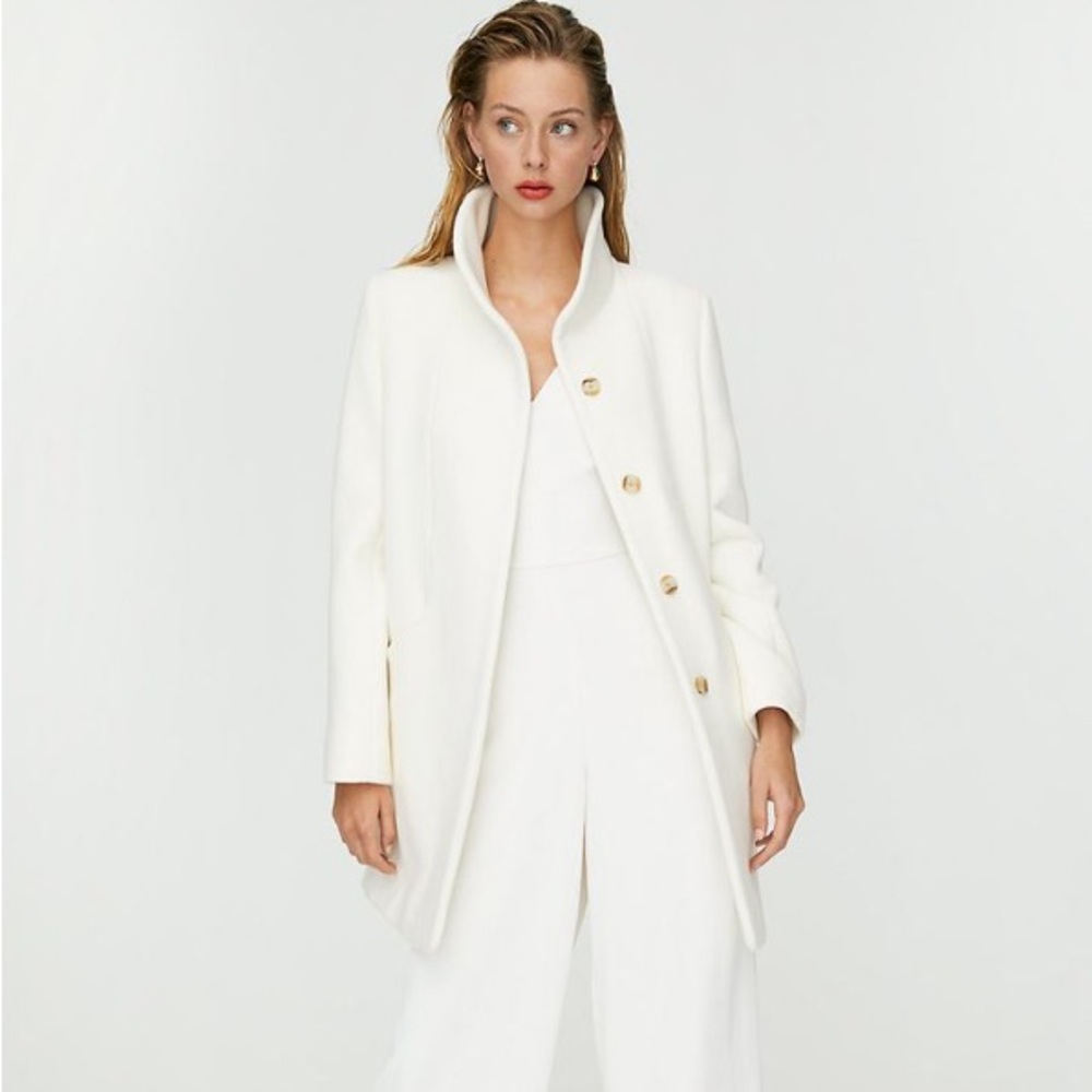 Aritzia Cocoon Coat in Snow White